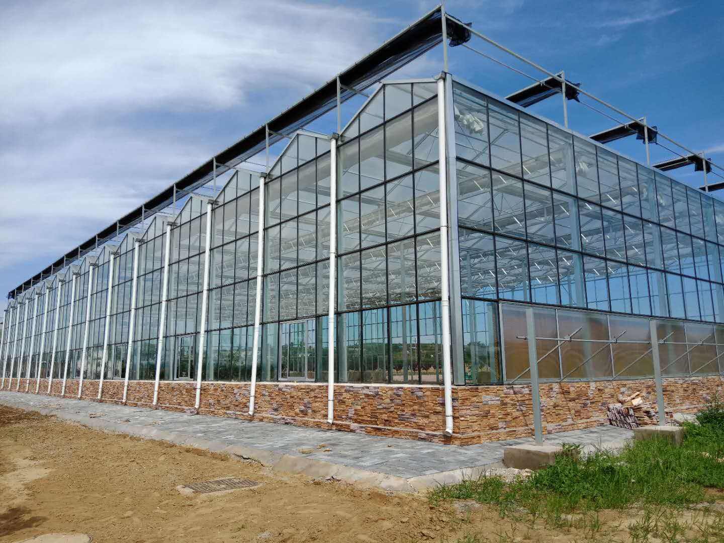 現代農業溫室玻璃大棚解決方案